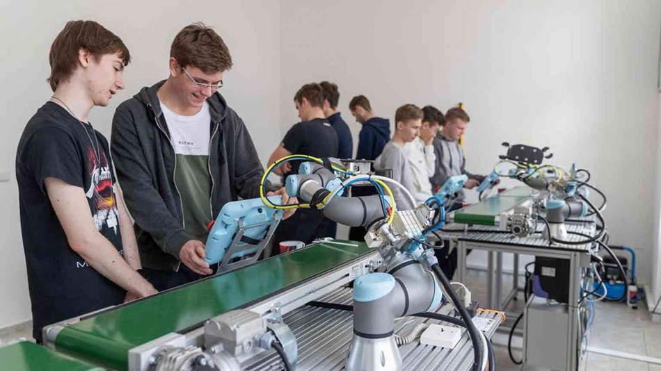 VOCATIONAL SCHOOLS OF MORAVIAN-SILESIAN REGION